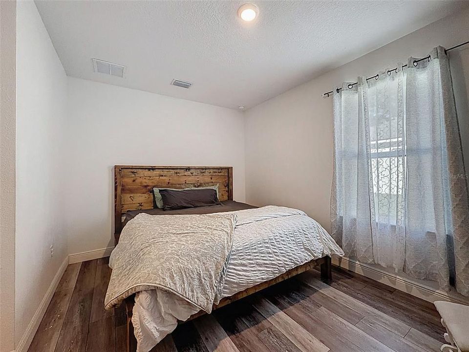 Active With Contract: $478,000 (4 beds, 3 baths, 2428 Square Feet)