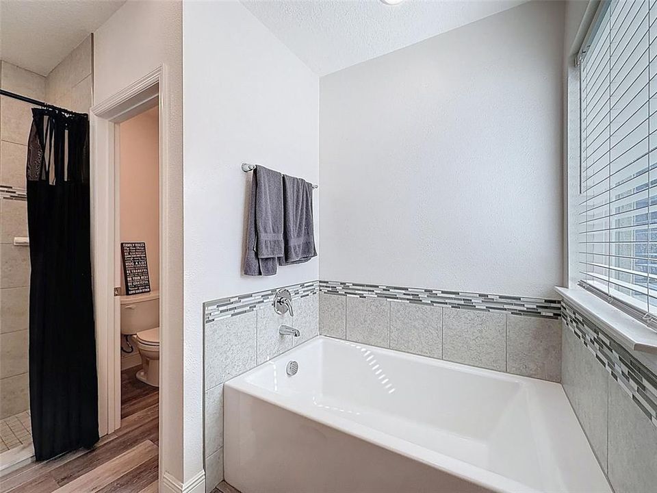 Active With Contract: $478,000 (4 beds, 3 baths, 2428 Square Feet)