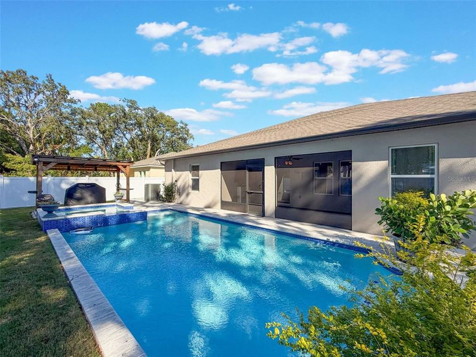 Active With Contract: $478,000 (4 beds, 3 baths, 2428 Square Feet)