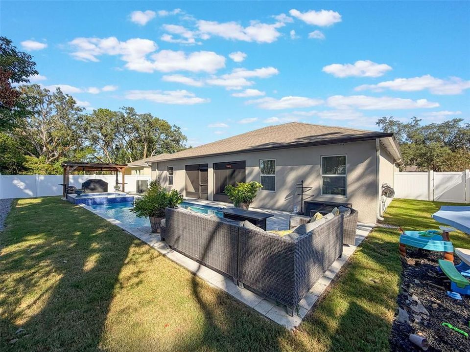 Active With Contract: $478,000 (4 beds, 3 baths, 2428 Square Feet)