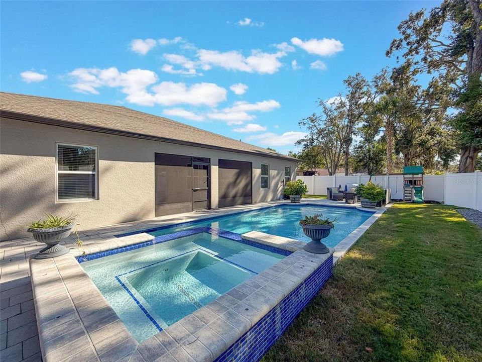 Active With Contract: $478,000 (4 beds, 3 baths, 2428 Square Feet)