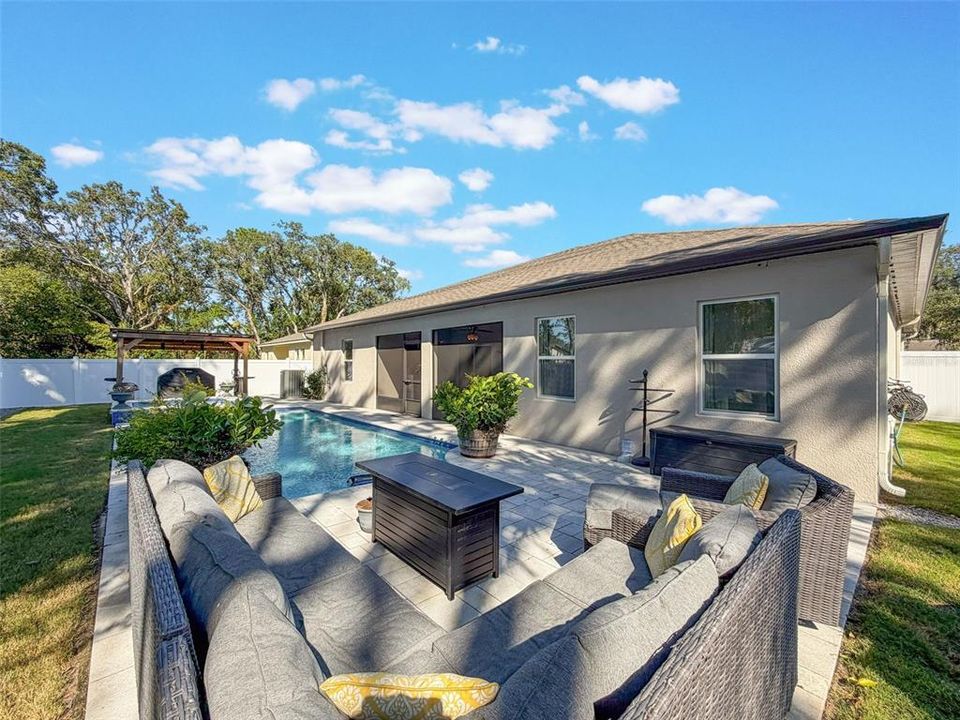 Active With Contract: $478,000 (4 beds, 3 baths, 2428 Square Feet)