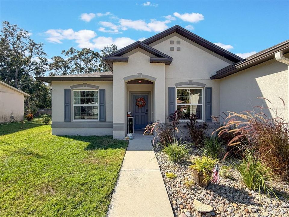 Active With Contract: $478,000 (4 beds, 3 baths, 2428 Square Feet)