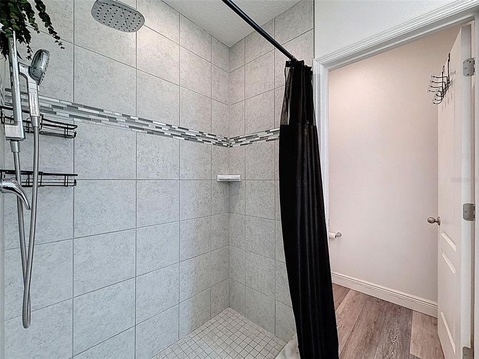 Active With Contract: $478,000 (4 beds, 3 baths, 2428 Square Feet)