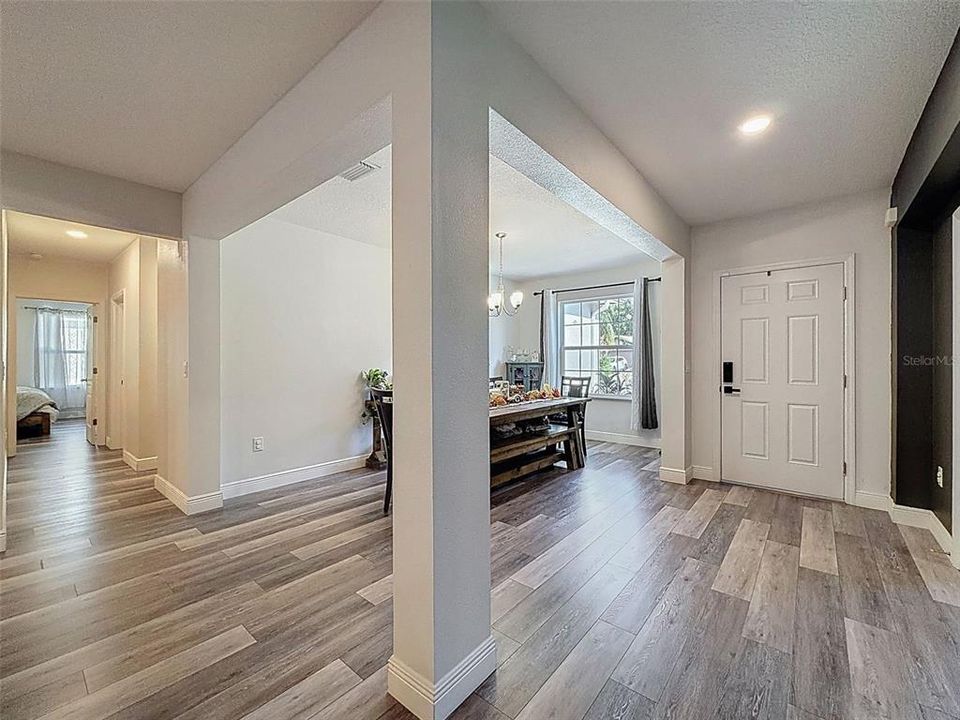 Active With Contract: $478,000 (4 beds, 3 baths, 2428 Square Feet)