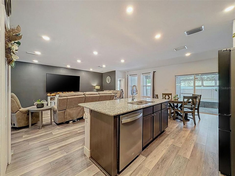 Active With Contract: $478,000 (4 beds, 3 baths, 2428 Square Feet)