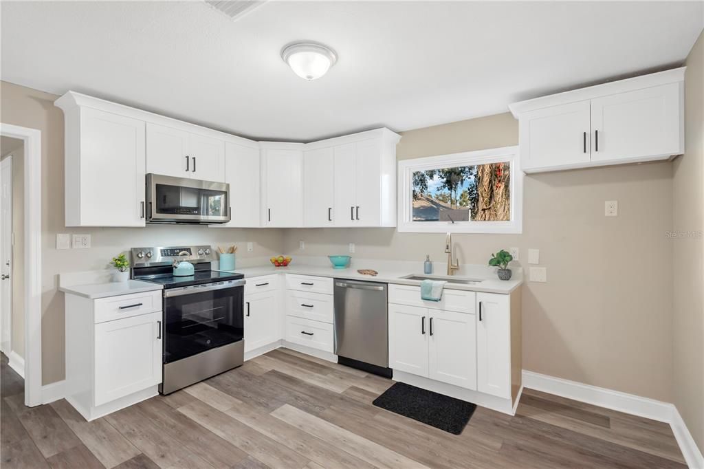 待售: $249,900 (3 贝兹, 1 浴室, 904 平方英尺)