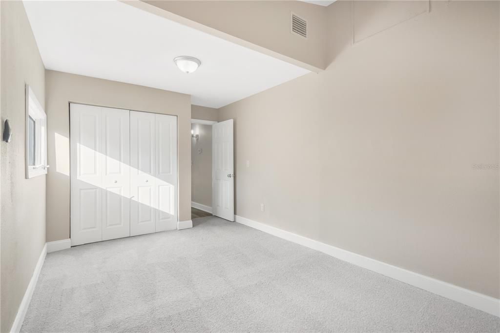 待售: $249,900 (3 贝兹, 1 浴室, 904 平方英尺)