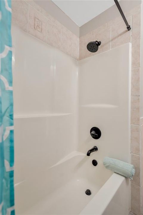 待售: $249,900 (3 贝兹, 1 浴室, 904 平方英尺)