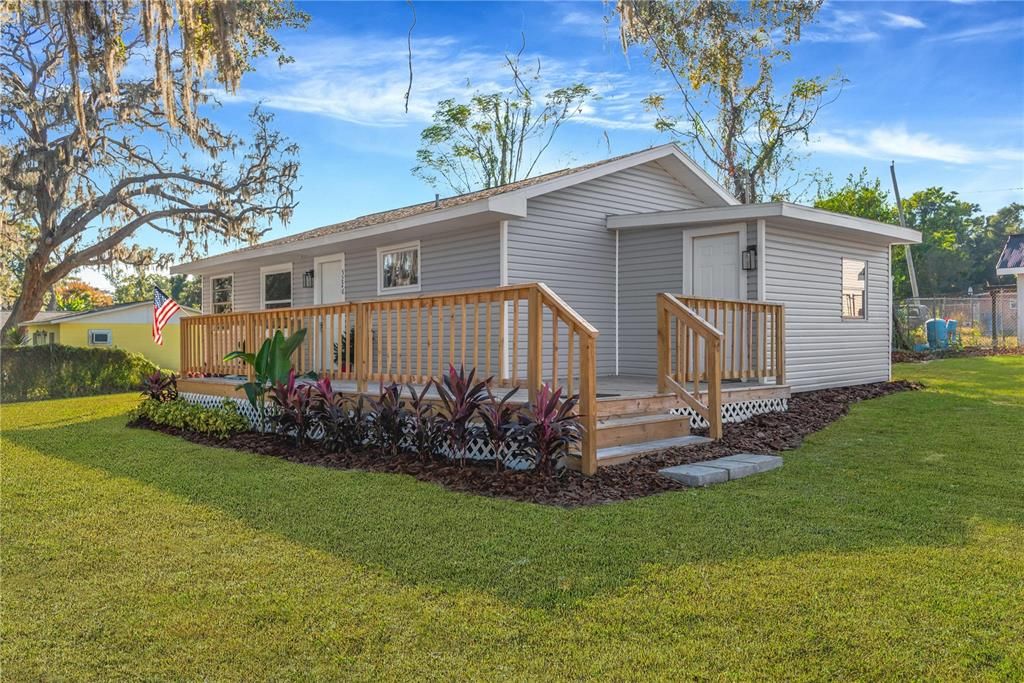 待售: $249,900 (3 贝兹, 1 浴室, 904 平方英尺)