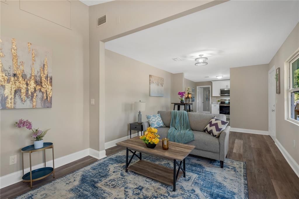 待售: $249,900 (3 贝兹, 1 浴室, 904 平方英尺)