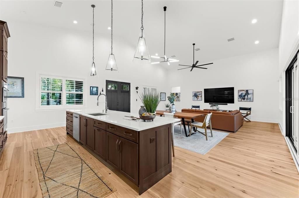 En Venta: $2,000,000 (4 camas, 3 baños, 3031 Pies cuadrados)