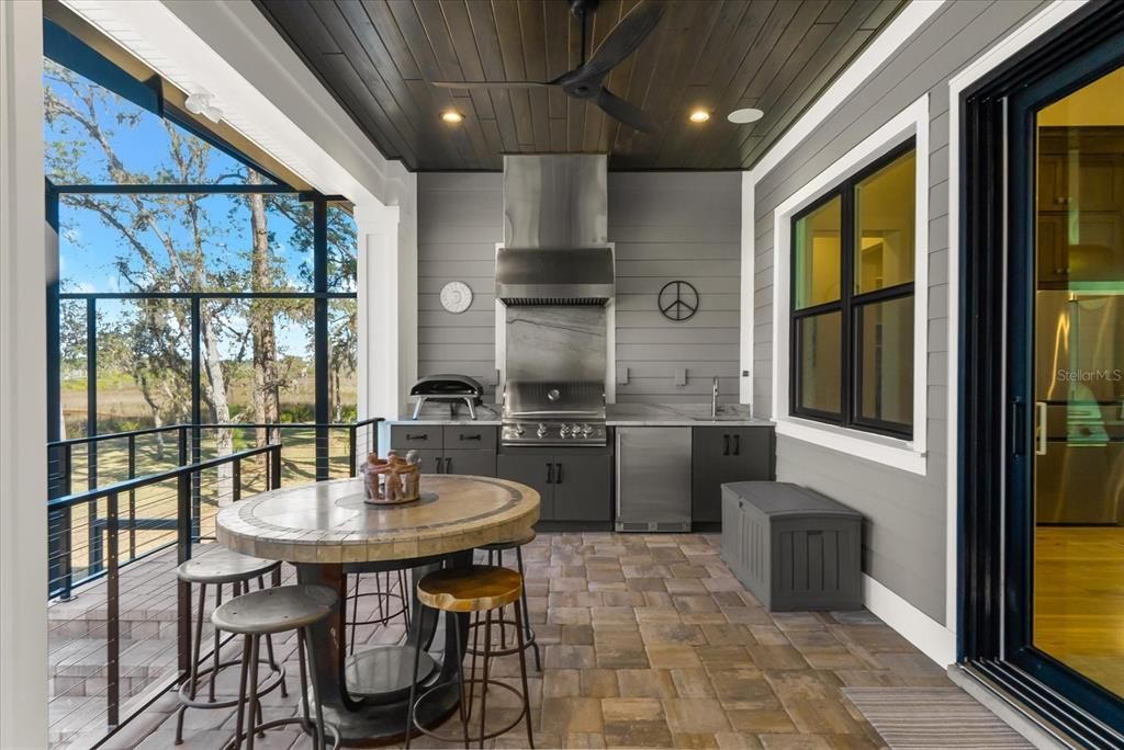 En Venta: $2,000,000 (4 camas, 3 baños, 3031 Pies cuadrados)