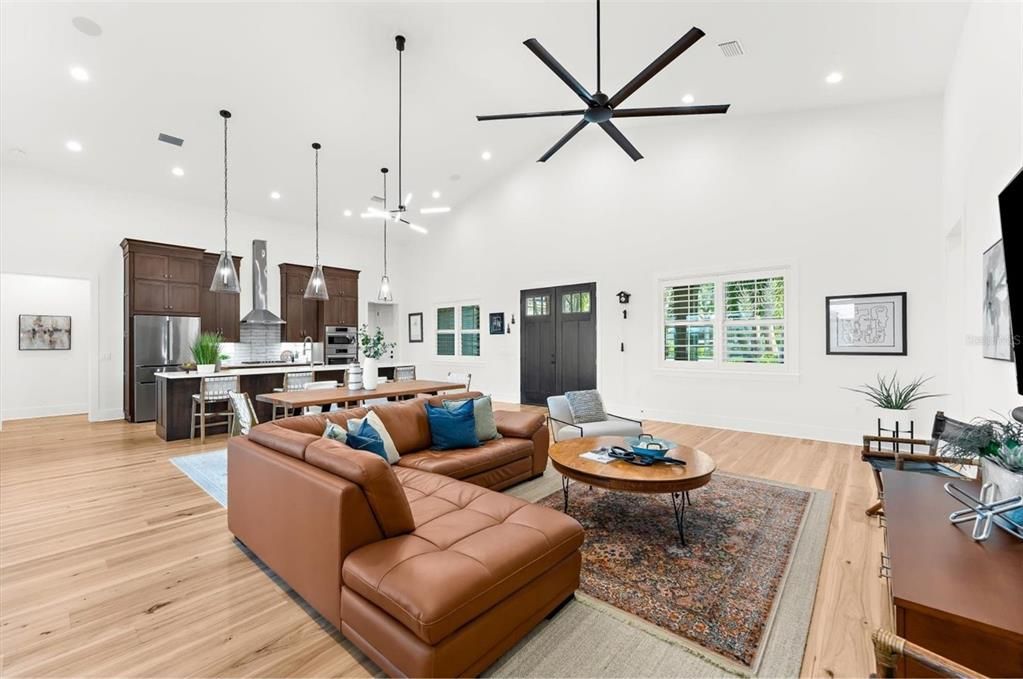 En Venta: $2,000,000 (4 camas, 3 baños, 3031 Pies cuadrados)