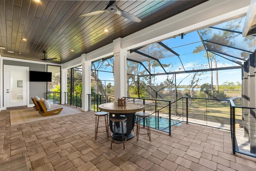 En Venta: $2,000,000 (4 camas, 3 baños, 3031 Pies cuadrados)