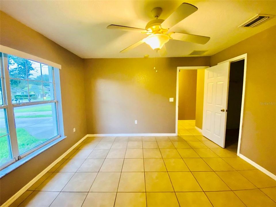 В аренду: $1,400 (3 спален, 2 ванн, 1208 Квадратных фут)