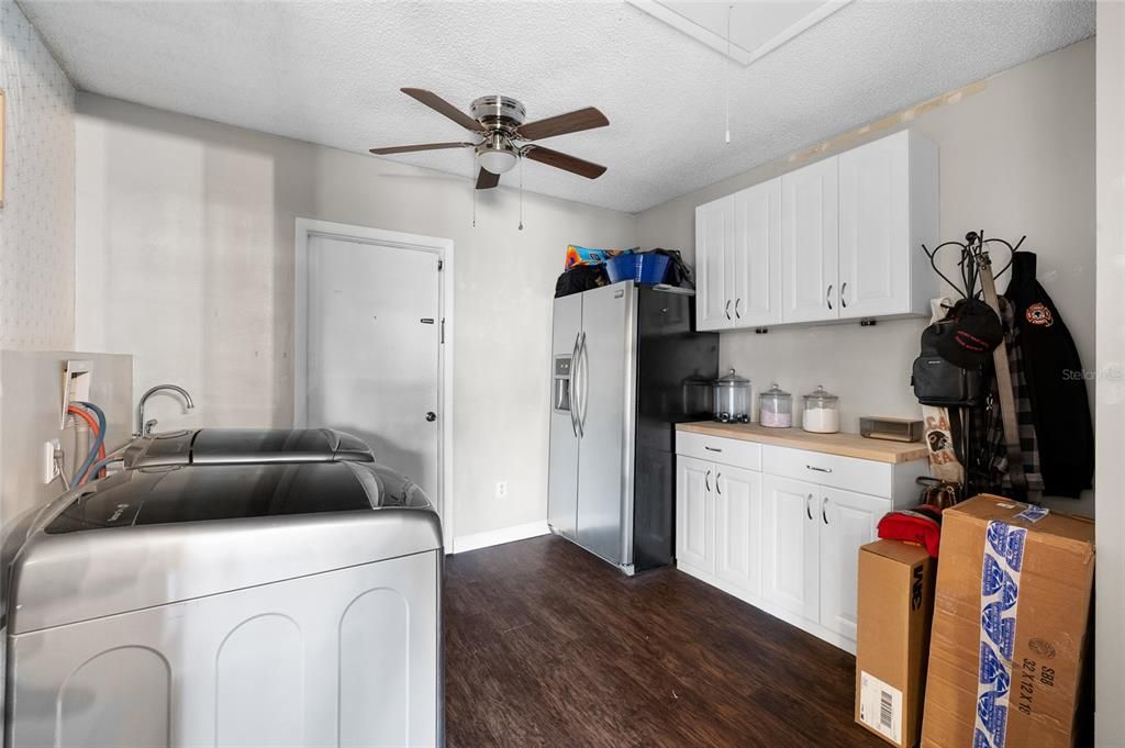 合同活跃: $425,000 (3 贝兹, 2 浴室, 1540 平方英尺)