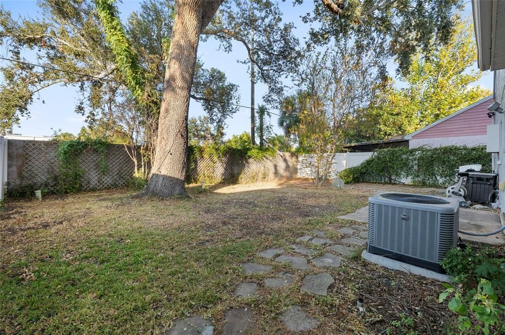 合同活跃: $425,000 (3 贝兹, 2 浴室, 1540 平方英尺)