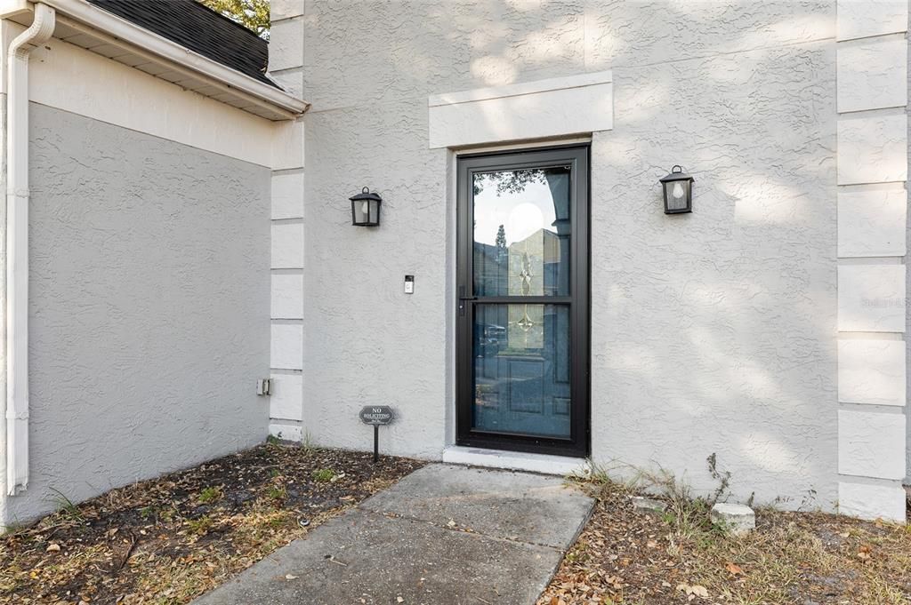 合同活跃: $425,000 (3 贝兹, 2 浴室, 1540 平方英尺)