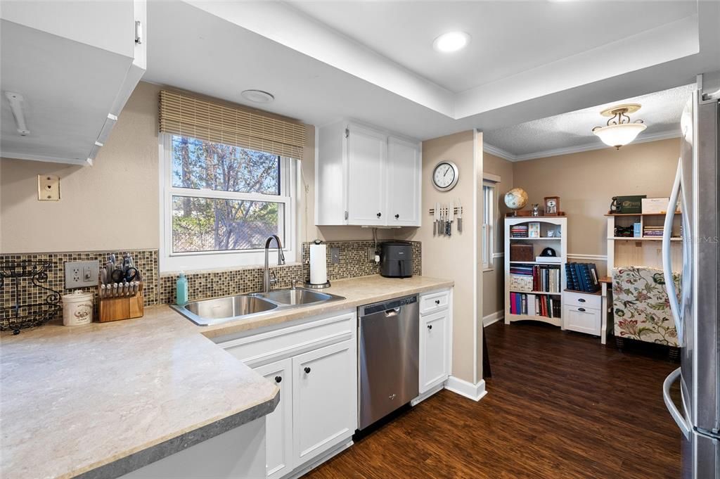 合同活跃: $425,000 (3 贝兹, 2 浴室, 1540 平方英尺)