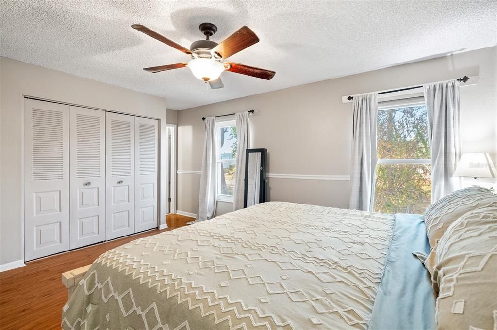 合同活跃: $425,000 (3 贝兹, 2 浴室, 1540 平方英尺)