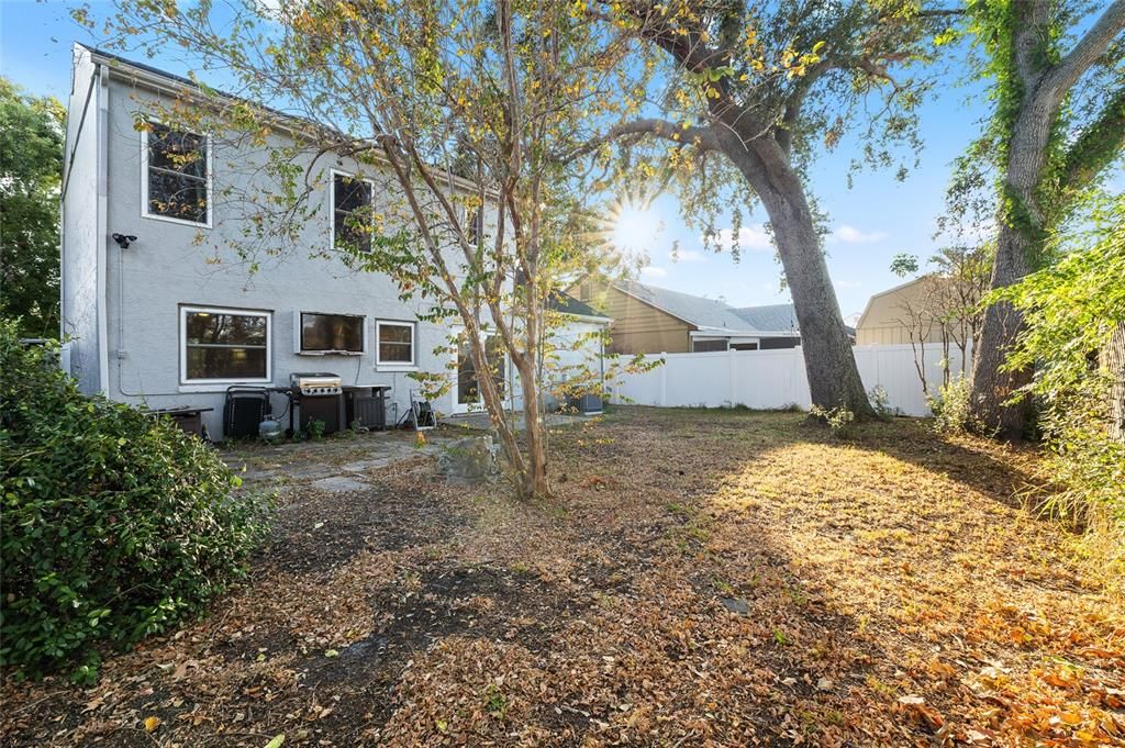 合同活跃: $425,000 (3 贝兹, 2 浴室, 1540 平方英尺)