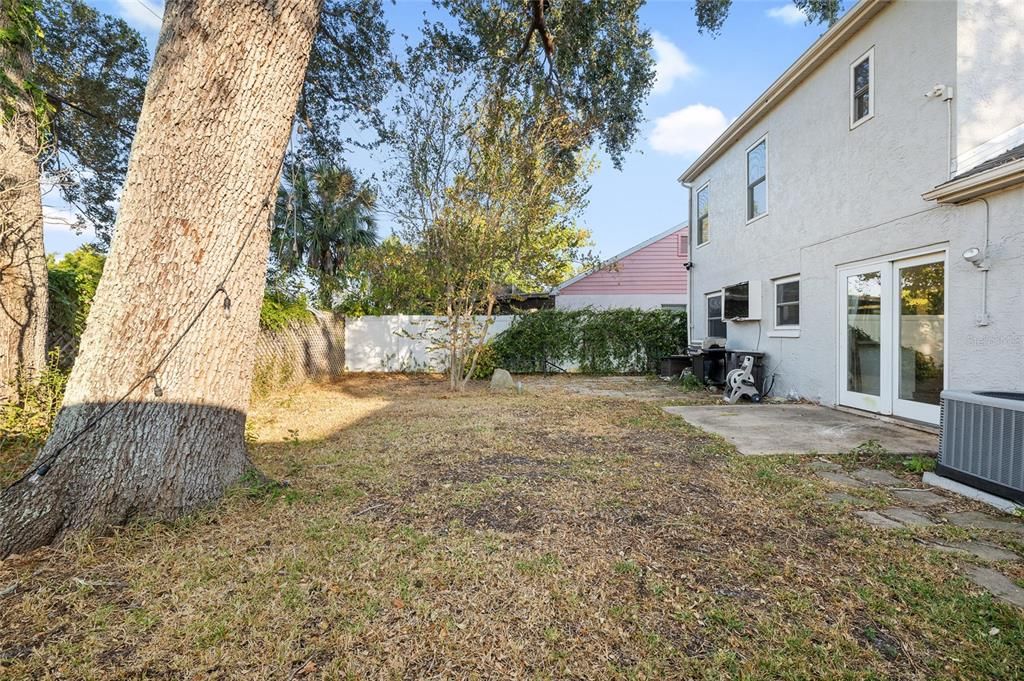 合同活跃: $425,000 (3 贝兹, 2 浴室, 1540 平方英尺)