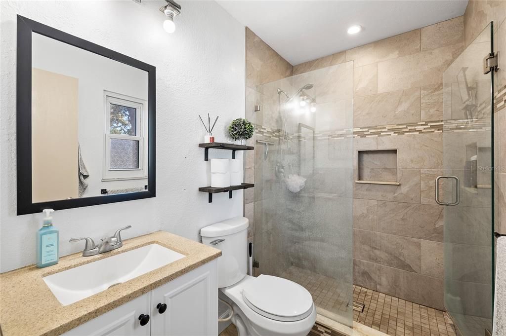 合同活跃: $425,000 (3 贝兹, 2 浴室, 1540 平方英尺)