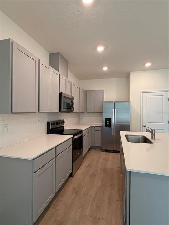 出租: $2,600 (3 贝兹, 2 浴室, 1673 平方英尺)