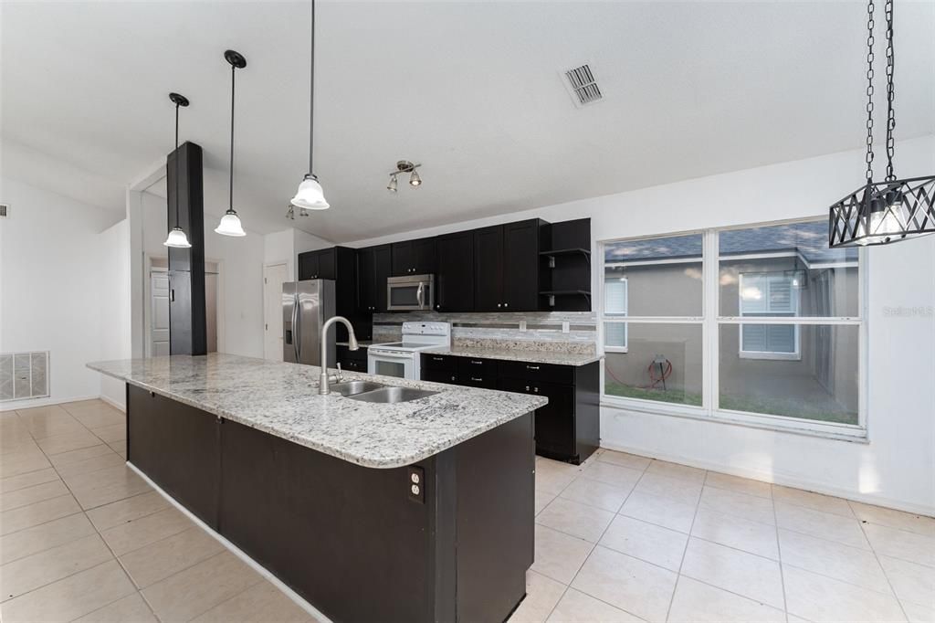 待售: $259,900 (3 贝兹, 2 浴室, 1532 平方英尺)