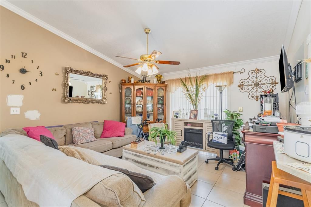 En Venta: $700,000 (3 camas, 2 baños, 2262 Pies cuadrados)