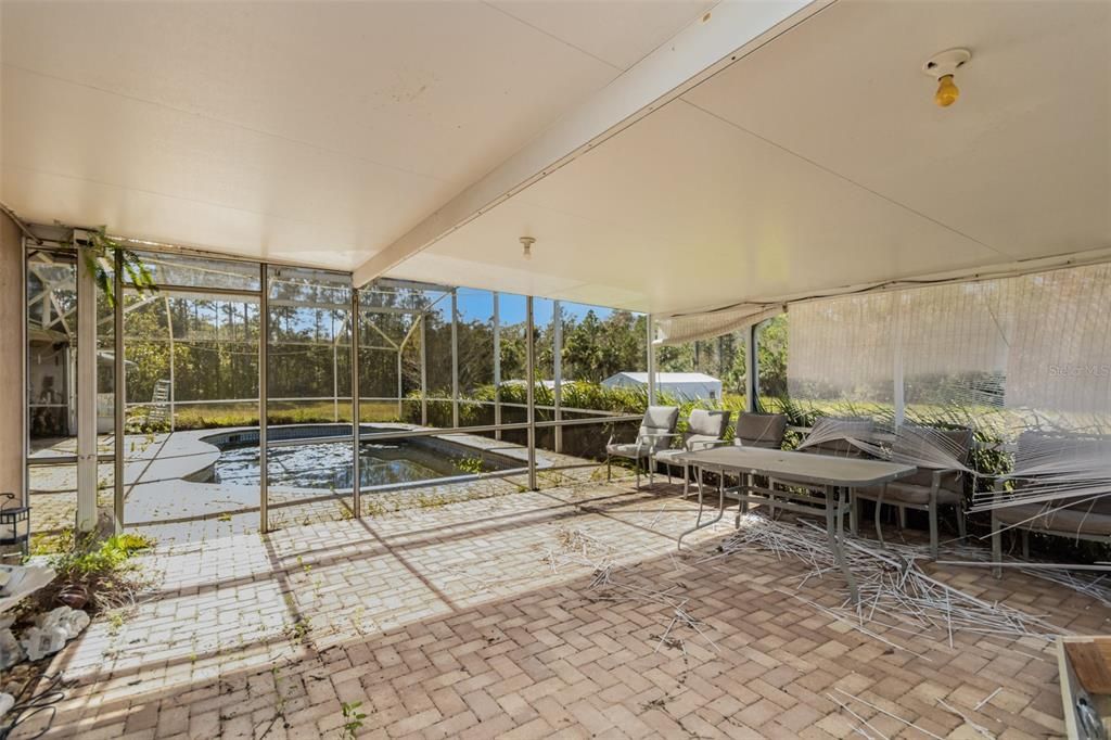 En Venta: $700,000 (3 camas, 2 baños, 2262 Pies cuadrados)