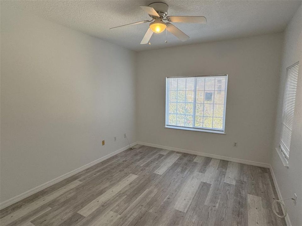 For Sale: $189,000 (1 beds, 1 baths, 832 Square Feet)