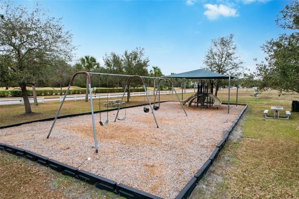 For Sale: $189,000 (1 beds, 1 baths, 832 Square Feet)