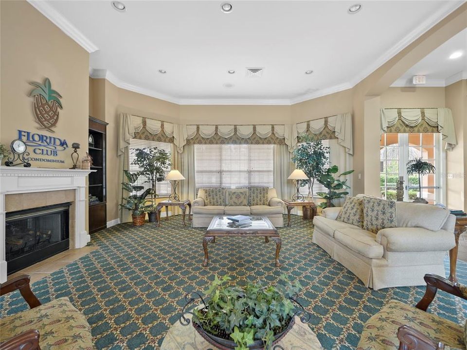 For Sale: $189,000 (1 beds, 1 baths, 832 Square Feet)