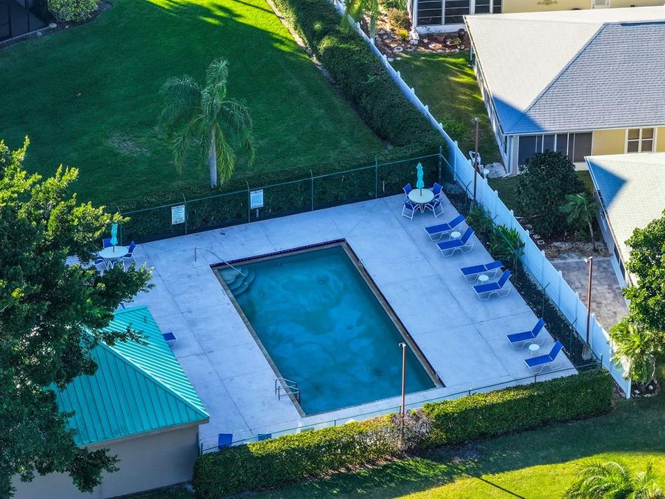 For Sale: $177,000 (1 beds, 1 baths, 728 Square Feet)