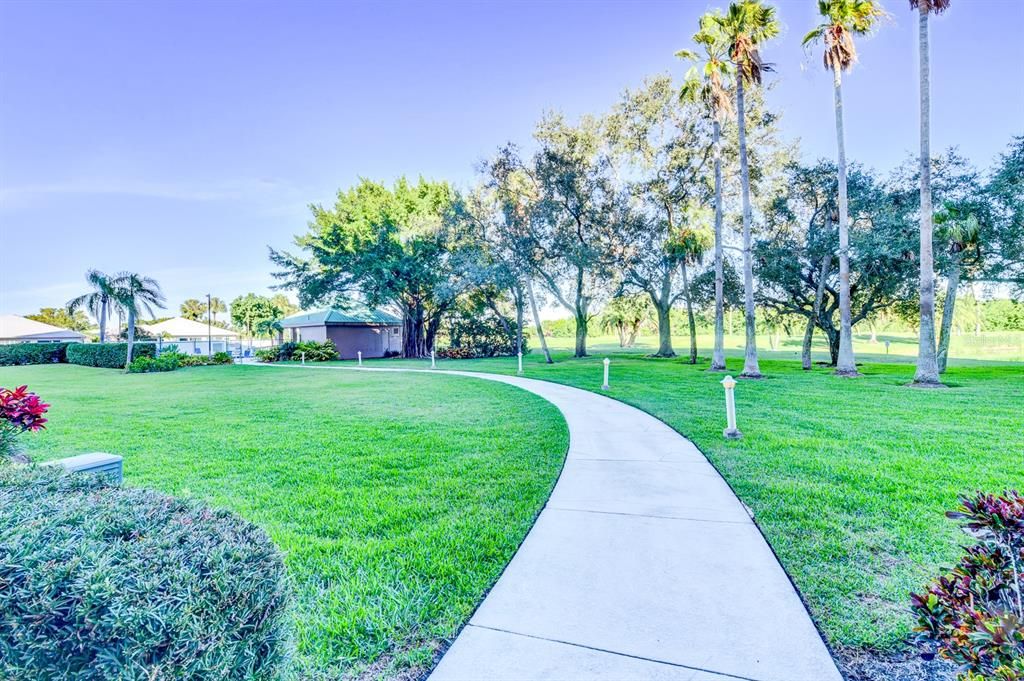 For Sale: $177,000 (1 beds, 1 baths, 728 Square Feet)