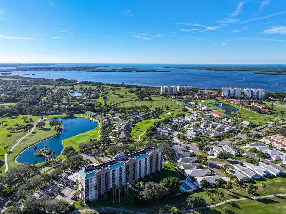 For Sale: $177,000 (1 beds, 1 baths, 728 Square Feet)