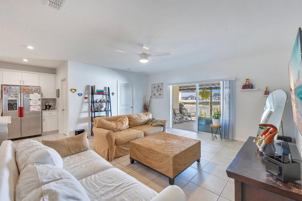 For Sale: $459,900 (4 beds, 3 baths, 2091 Square Feet)