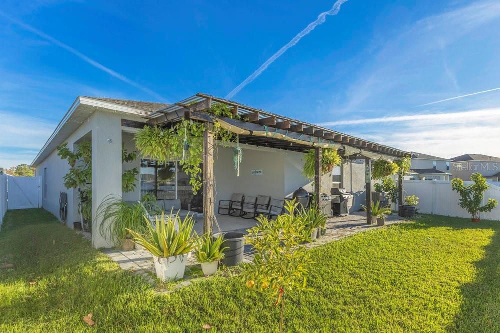 For Sale: $459,900 (4 beds, 3 baths, 2091 Square Feet)