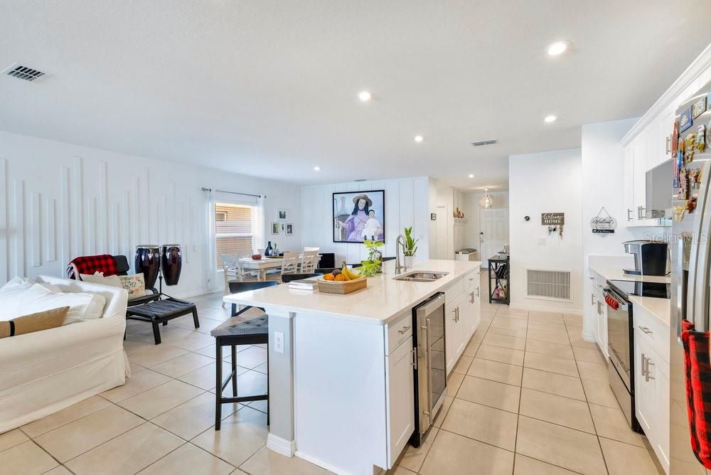 For Sale: $459,900 (4 beds, 3 baths, 2091 Square Feet)