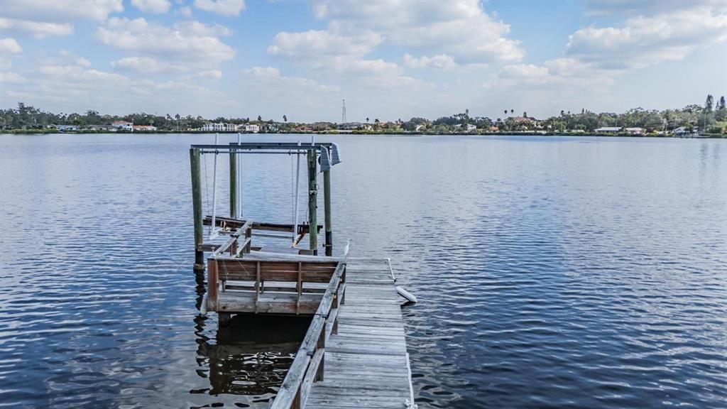 En Venta: $999,000 (5 camas, 2 baños, 2609 Pies cuadrados)