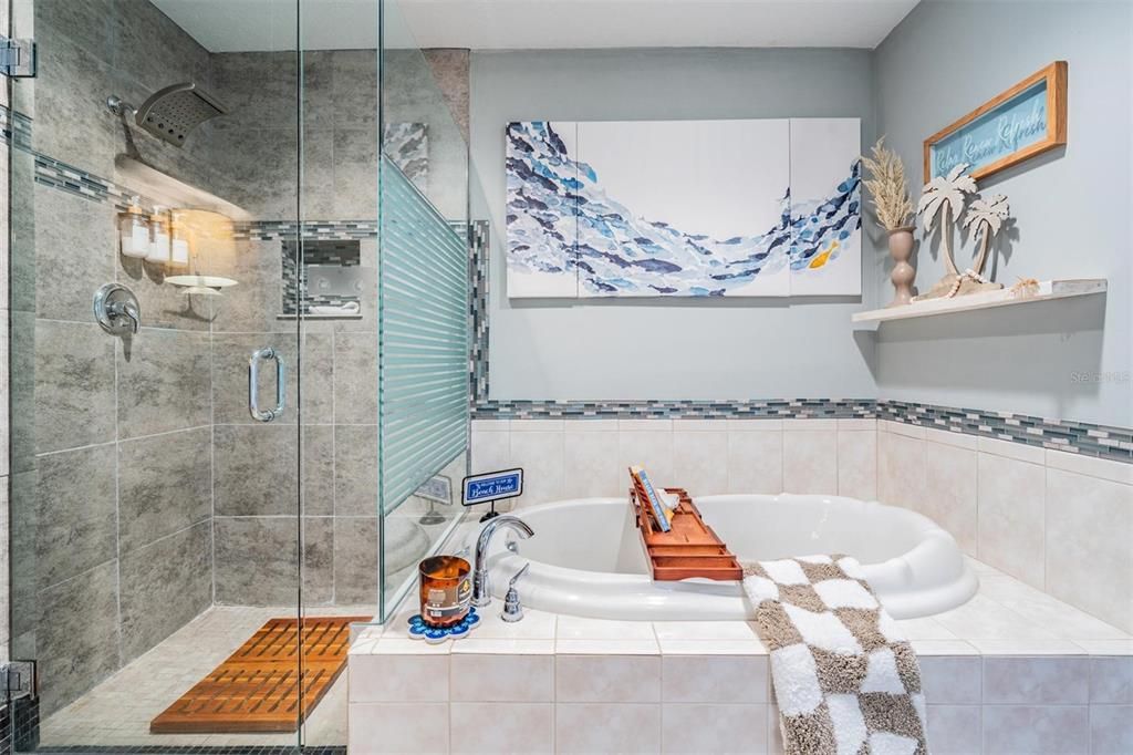 En Venta: $999,000 (5 camas, 2 baños, 2609 Pies cuadrados)