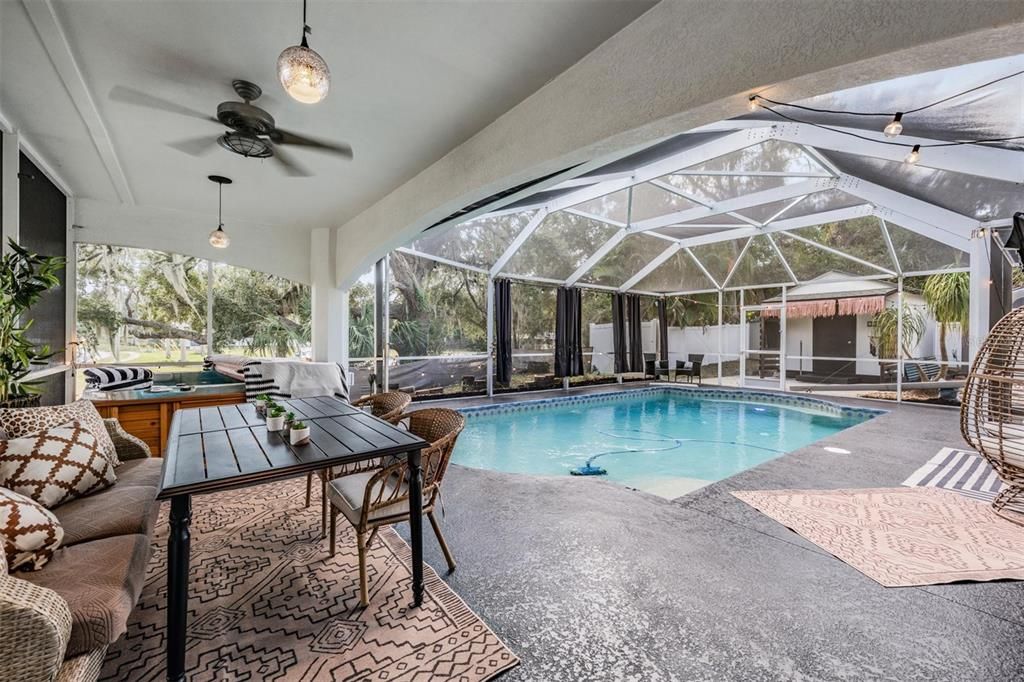 En Venta: $999,000 (5 camas, 2 baños, 2609 Pies cuadrados)