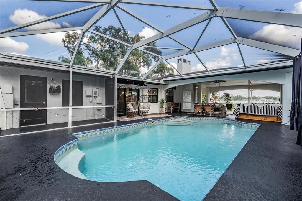 En Venta: $999,000 (5 camas, 2 baños, 2609 Pies cuadrados)