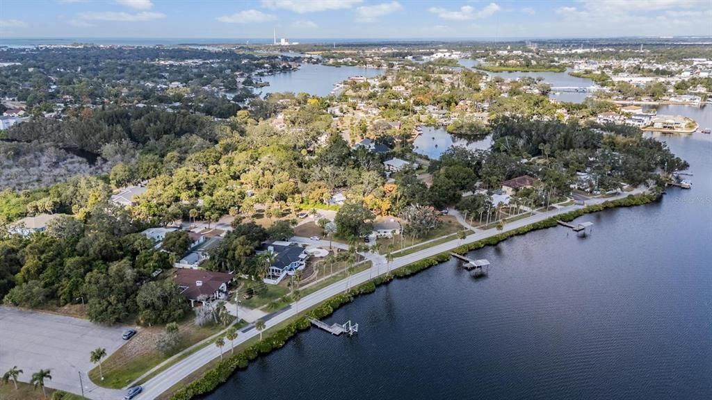 En Venta: $999,000 (5 camas, 2 baños, 2609 Pies cuadrados)