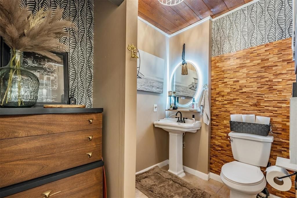 En Venta: $999,000 (5 camas, 2 baños, 2609 Pies cuadrados)