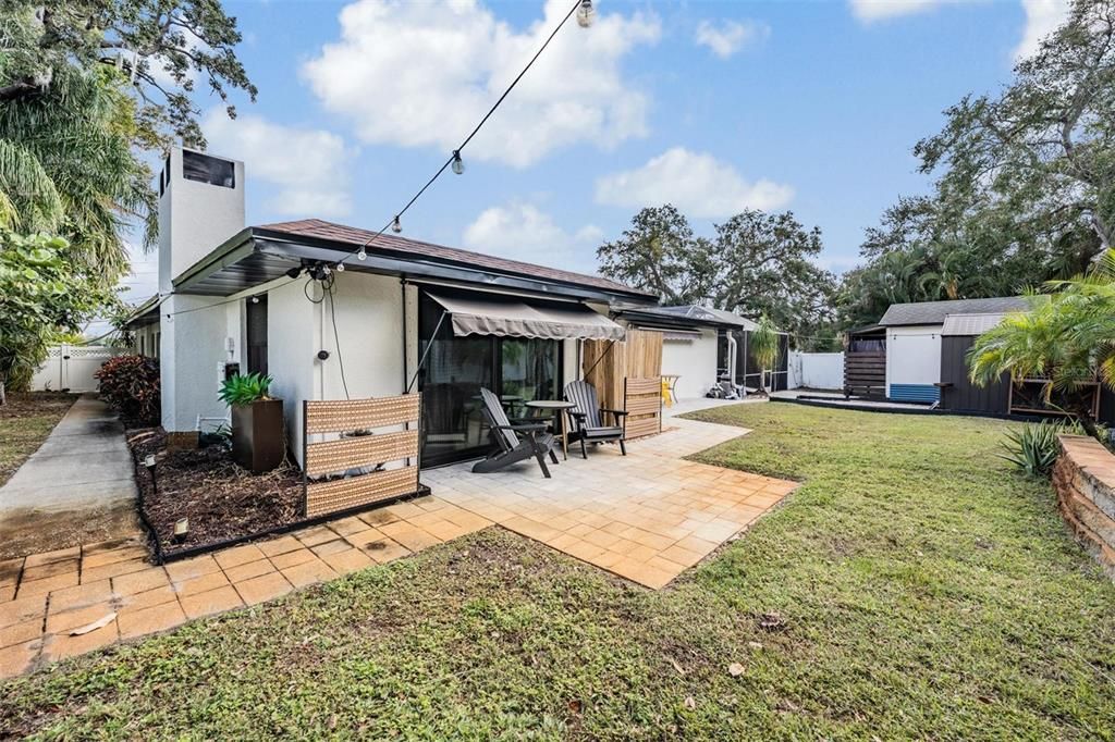 En Venta: $999,000 (5 camas, 2 baños, 2609 Pies cuadrados)