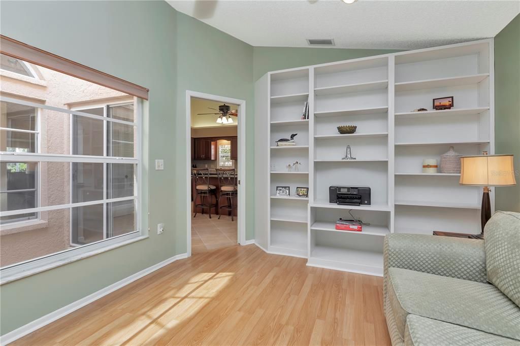 待售: $410,000 (2 贝兹, 2 浴室, 1659 平方英尺)