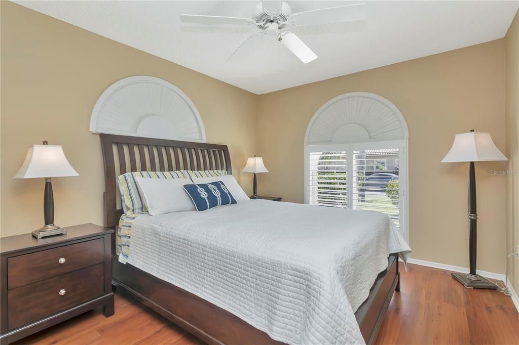 待售: $410,000 (2 贝兹, 2 浴室, 1659 平方英尺)